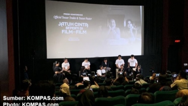 film jatuh cinta seperti di film-film